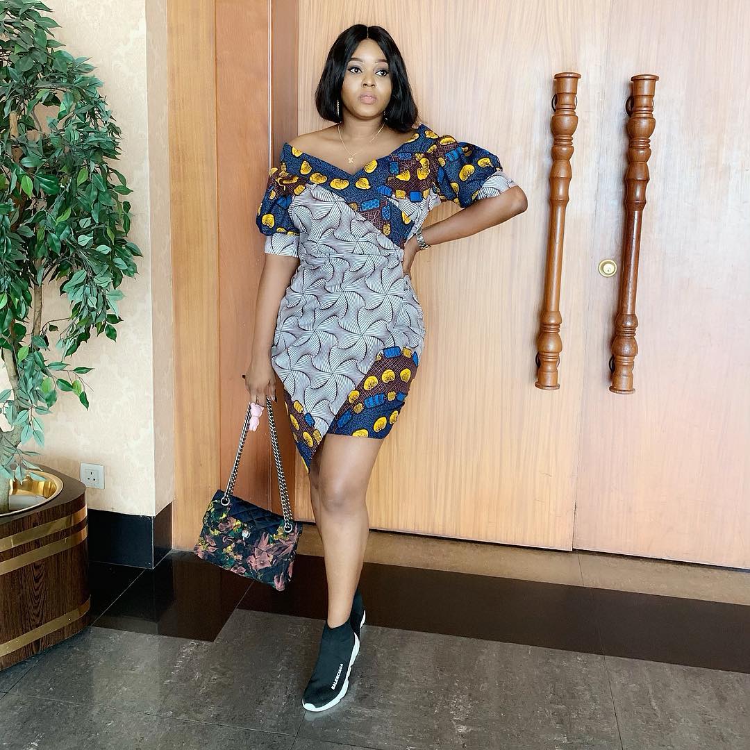 Best Damask Short Gown Styles in 2022 and 2023 - Kaybee Fashion Styles