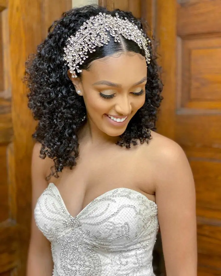 1. Curly Hair Bridal Headband Look