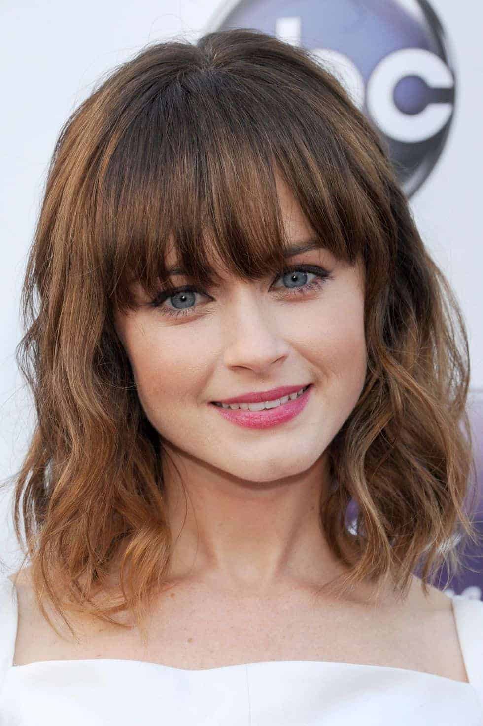 22+ Hairstyles with curtain bangs information