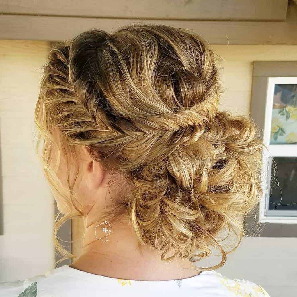 25 Hairstyles For Bridesmaids That Are Incredibly Gorgeous | ThriveNaija