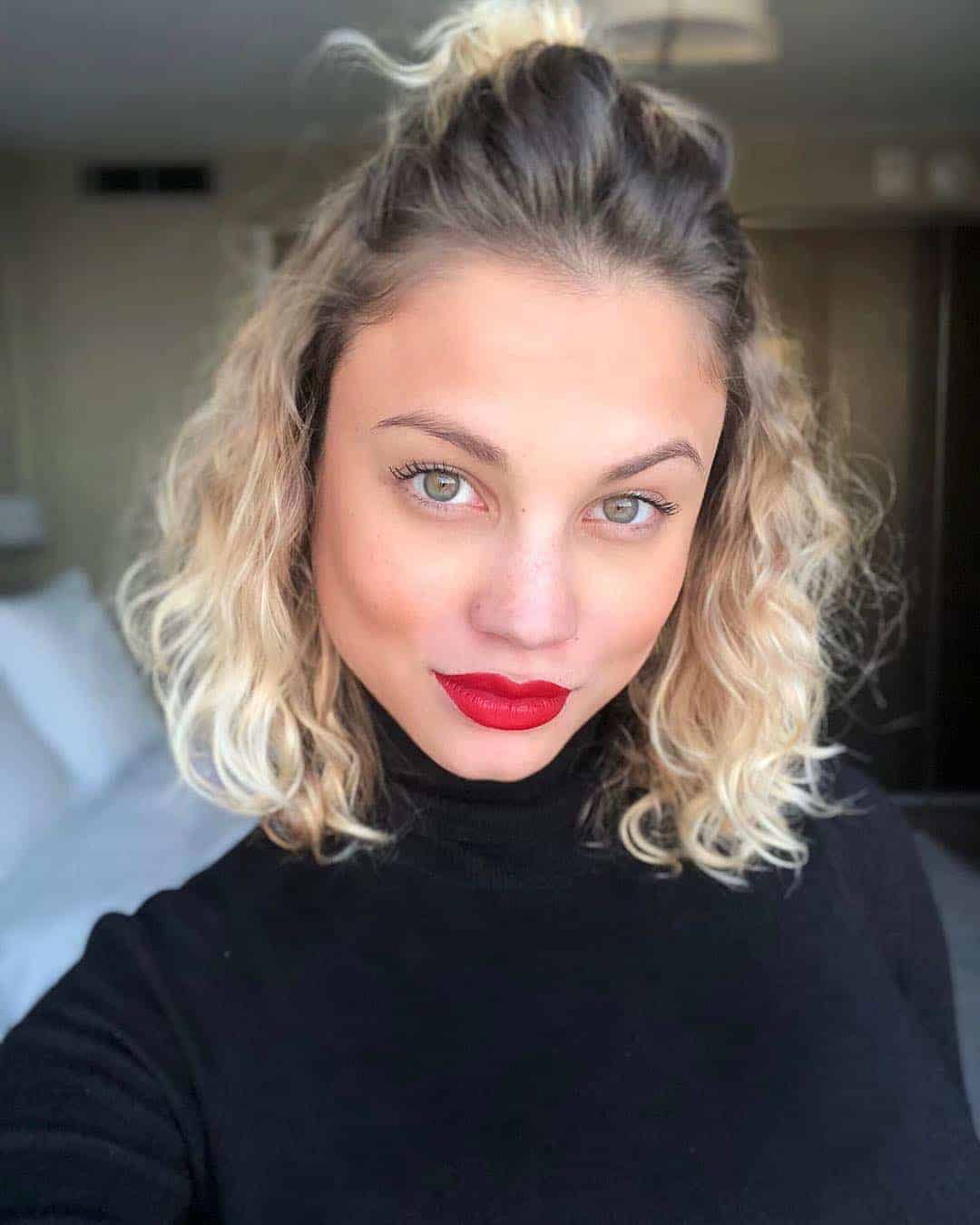 Curled hairstyle