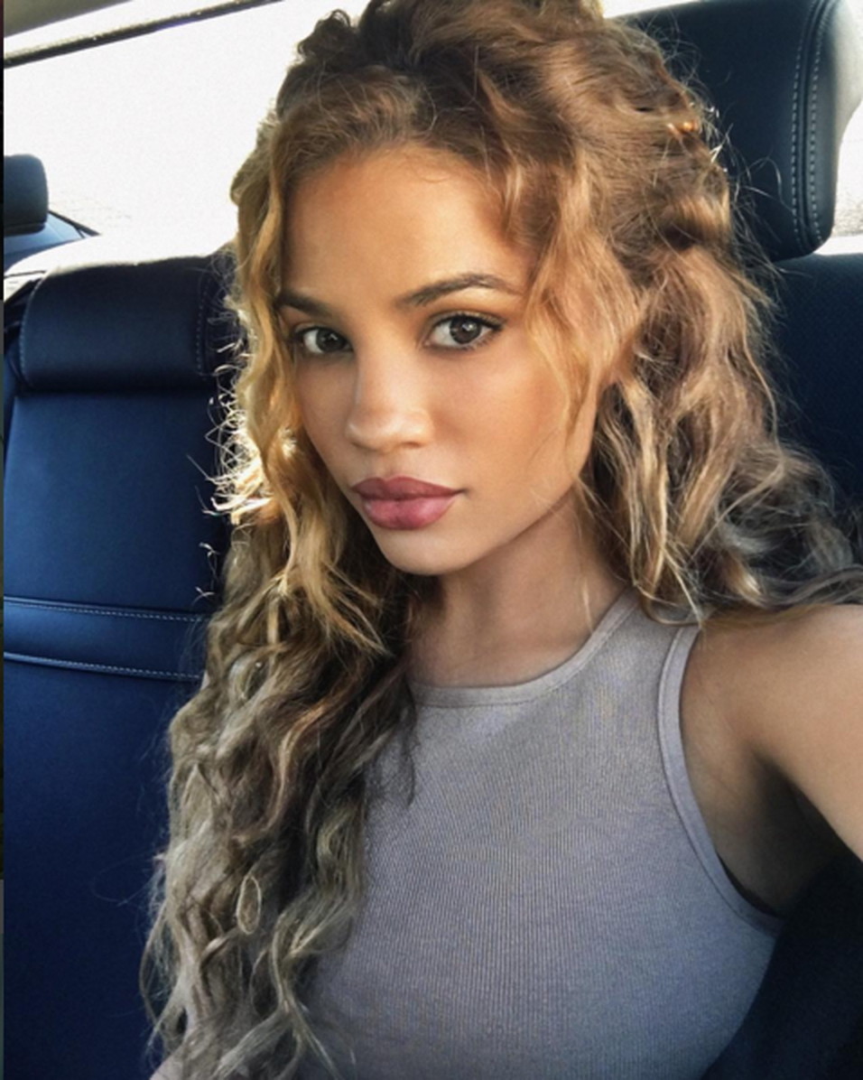 What Is 2c Curly Hair? 15 Style Ideas For 2c Curly Hair | ThriveNaija