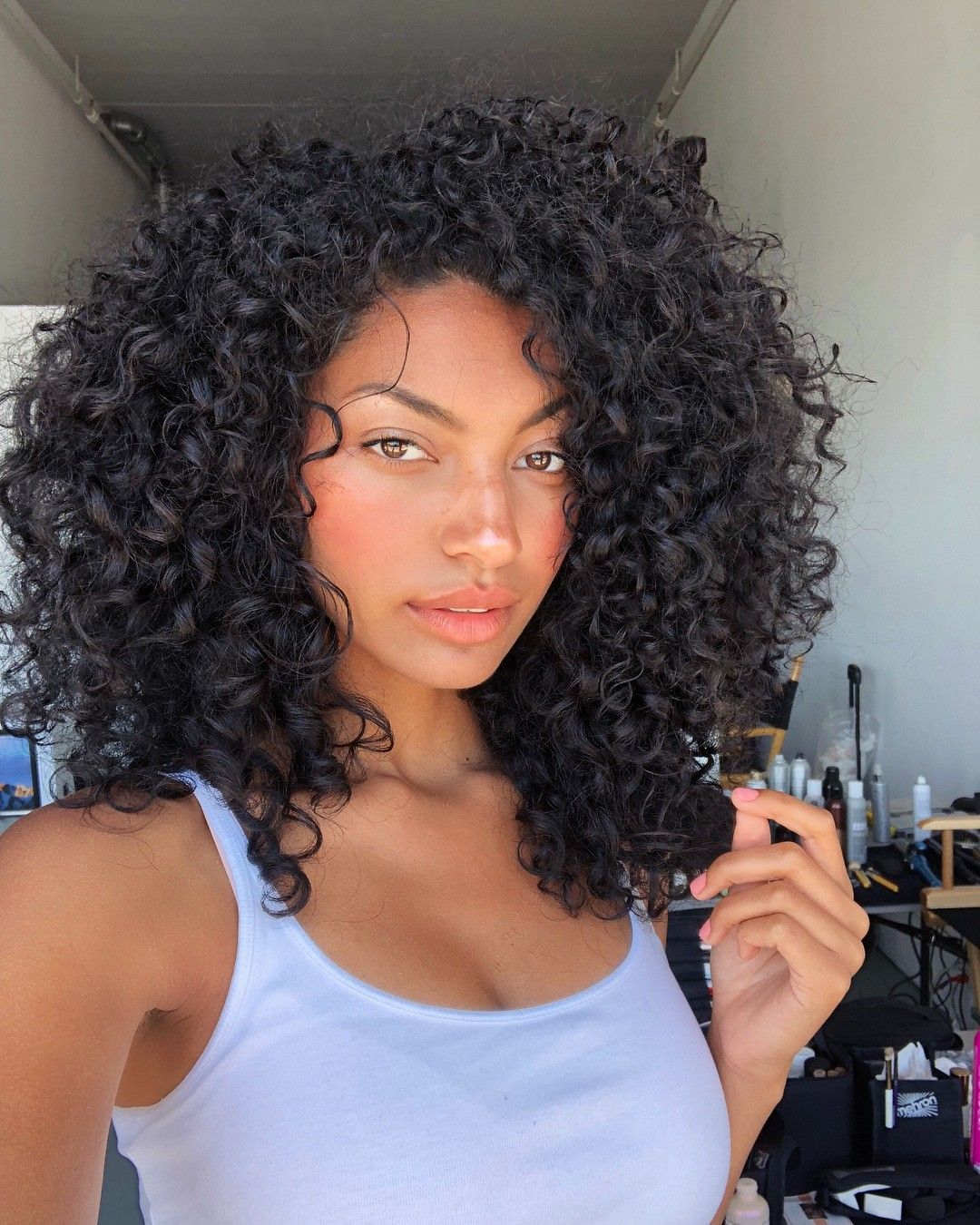 What Is 2c Curly Hair? 15 Style Ideas For 2c Curly Hair | ThriveNaija