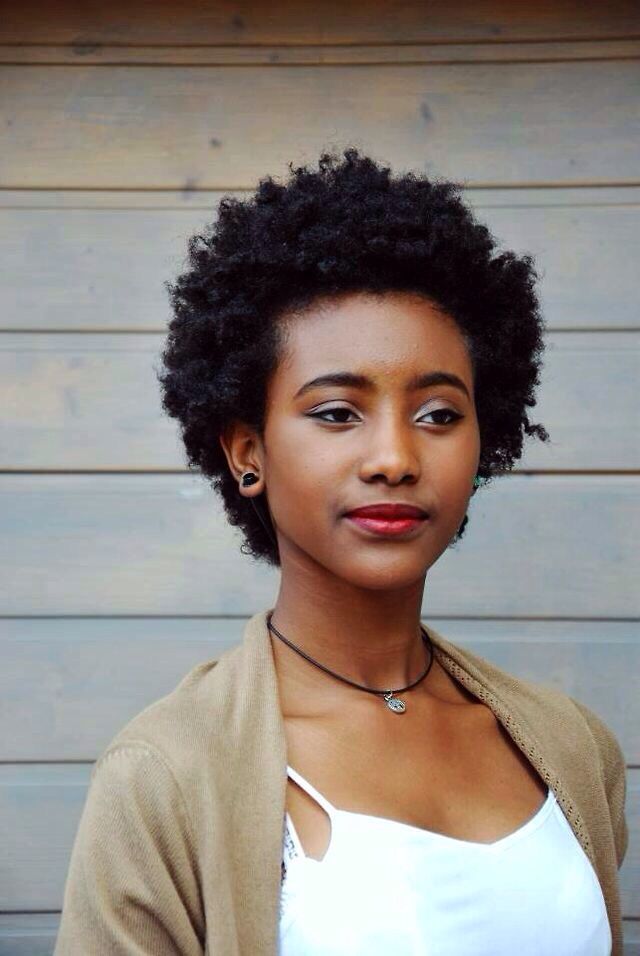 Short natural hair style