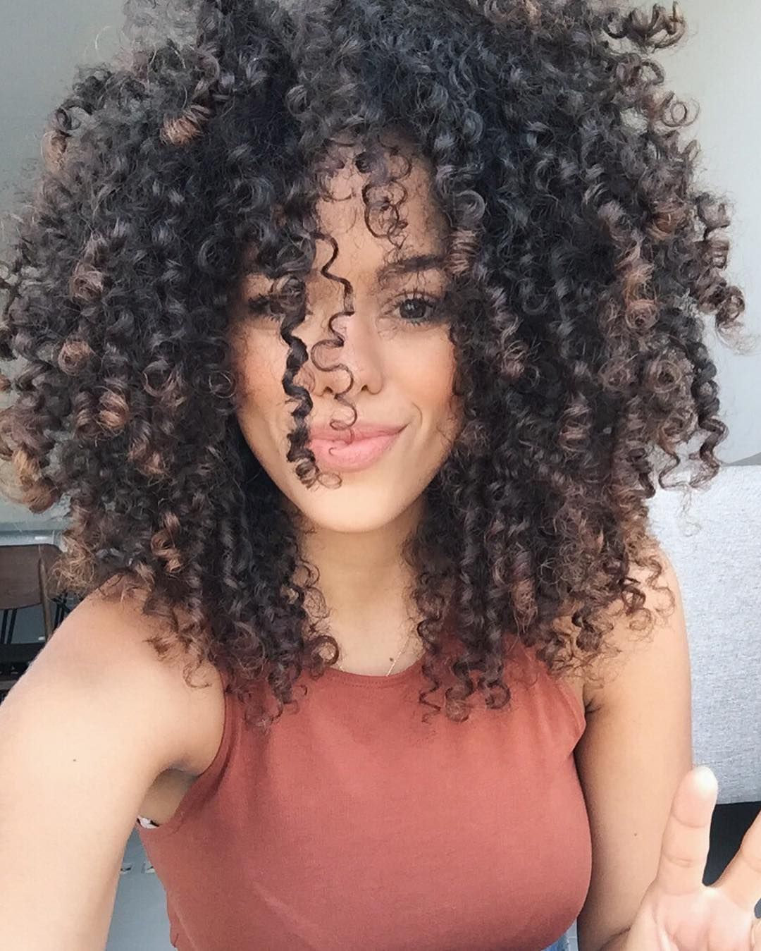 What Is 2c Curly Hair? 15 Style Ideas For 2c Curly Hair | ThriveNaija