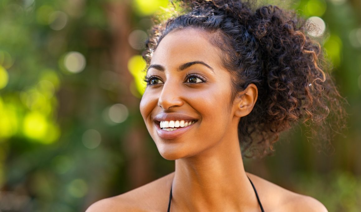 woman with natural hair