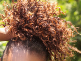 How to Curl Natural Hair Without Heat Tools