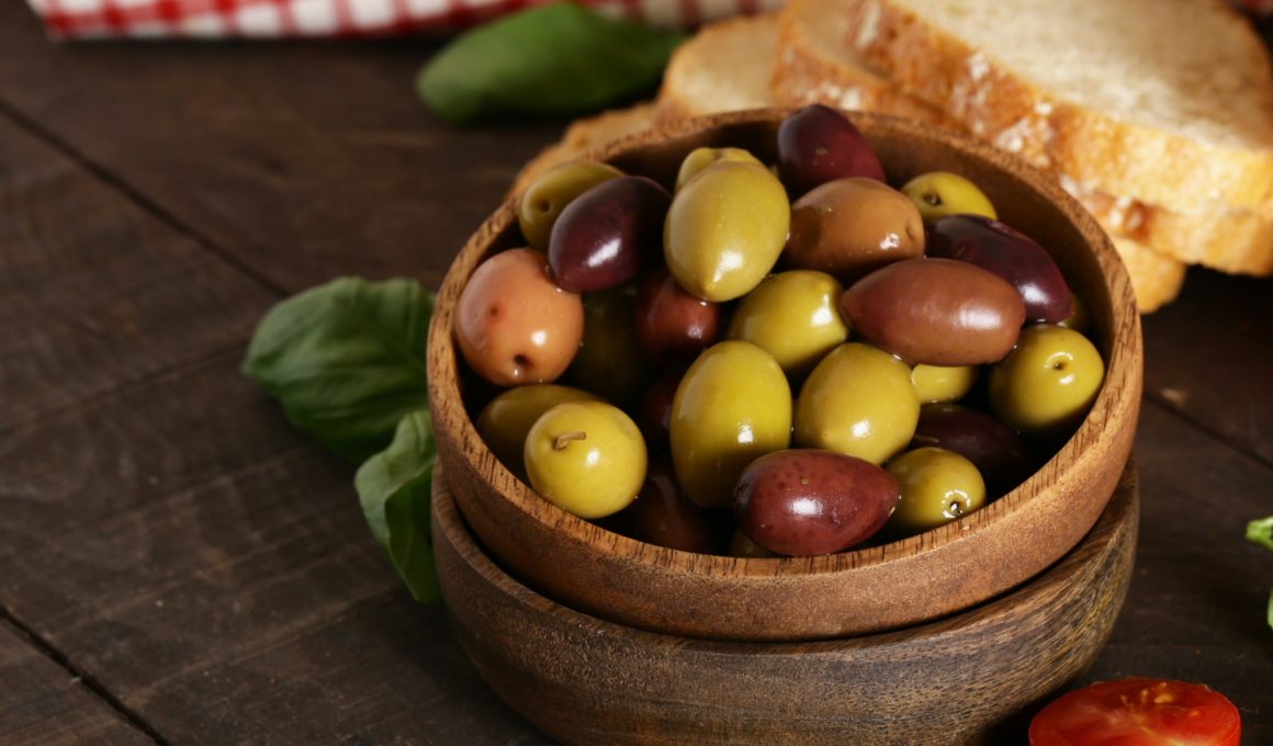 Kalamata Red and Green Olives health benefits and nutrition