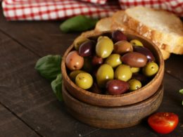 Kalamata Red and Green Olives health benefits and nutrition
