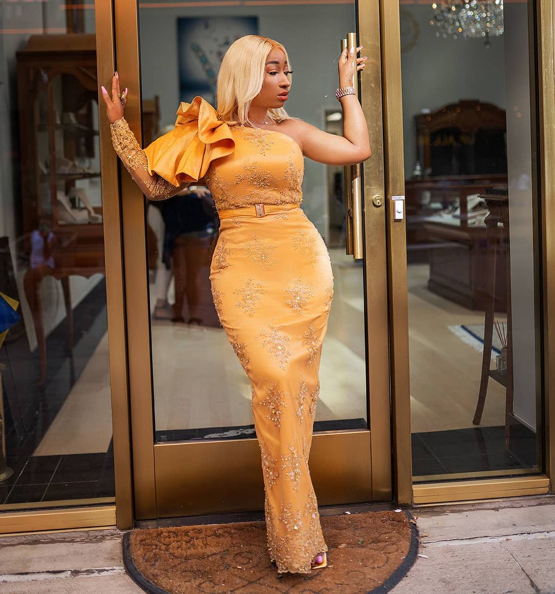 Chic Ama- Looking Stylish In Owambe Outfit
