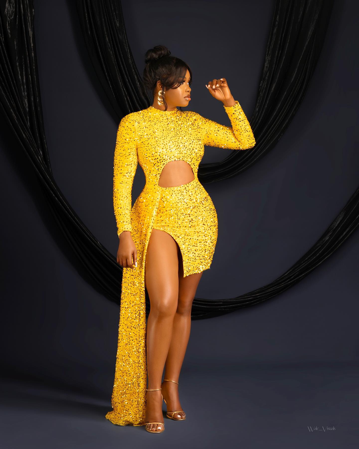  Christiana Kayode- Giving The Party Vibe In A Yellow Two Piece