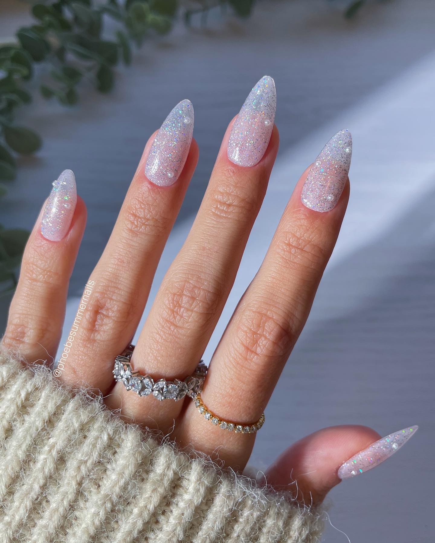 Sparkly-almond-nails
