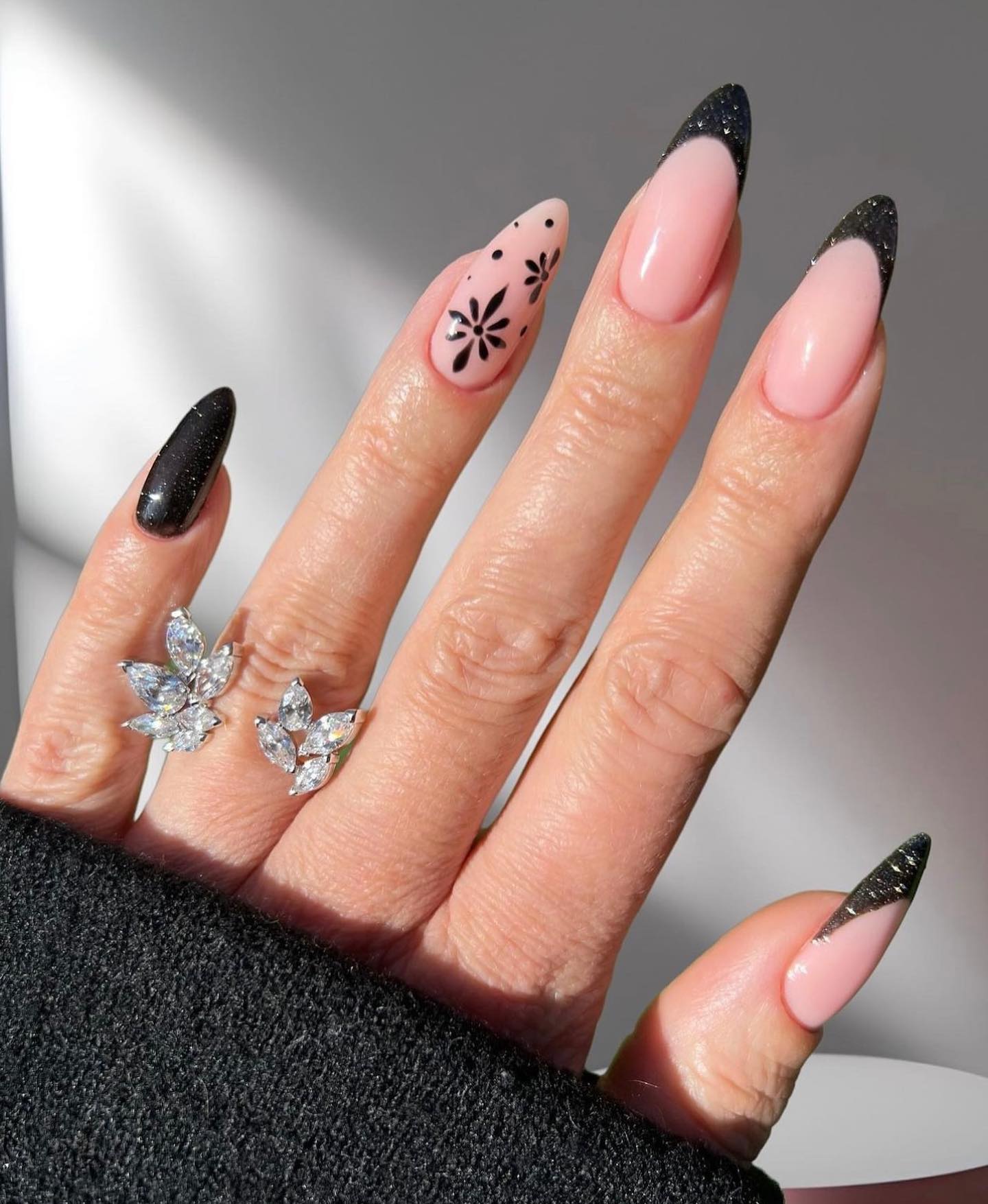 nude-and-black-holiday-nails