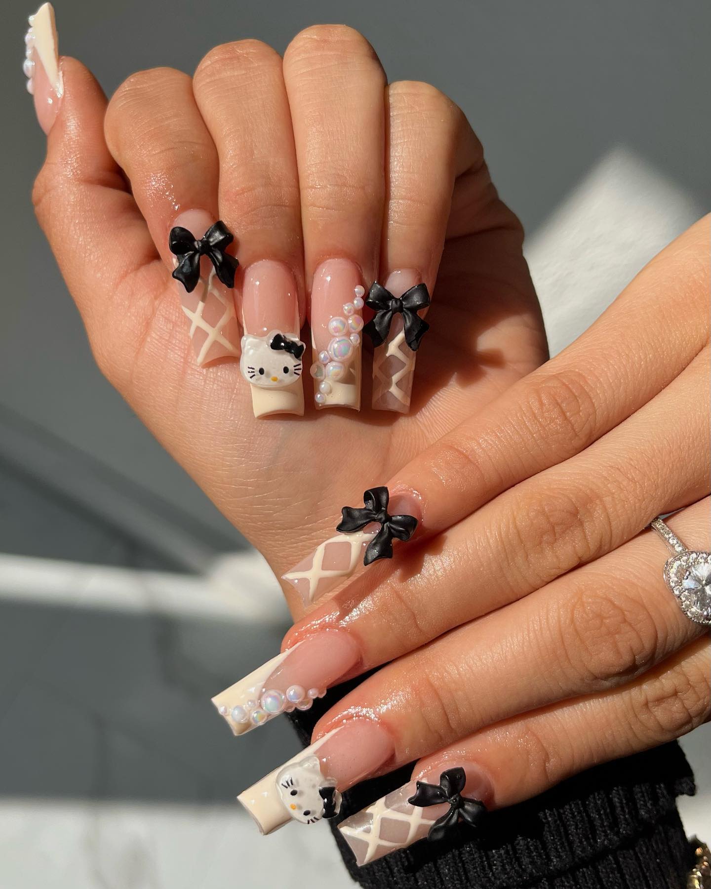 Hello Kitty and Bow Nail Design