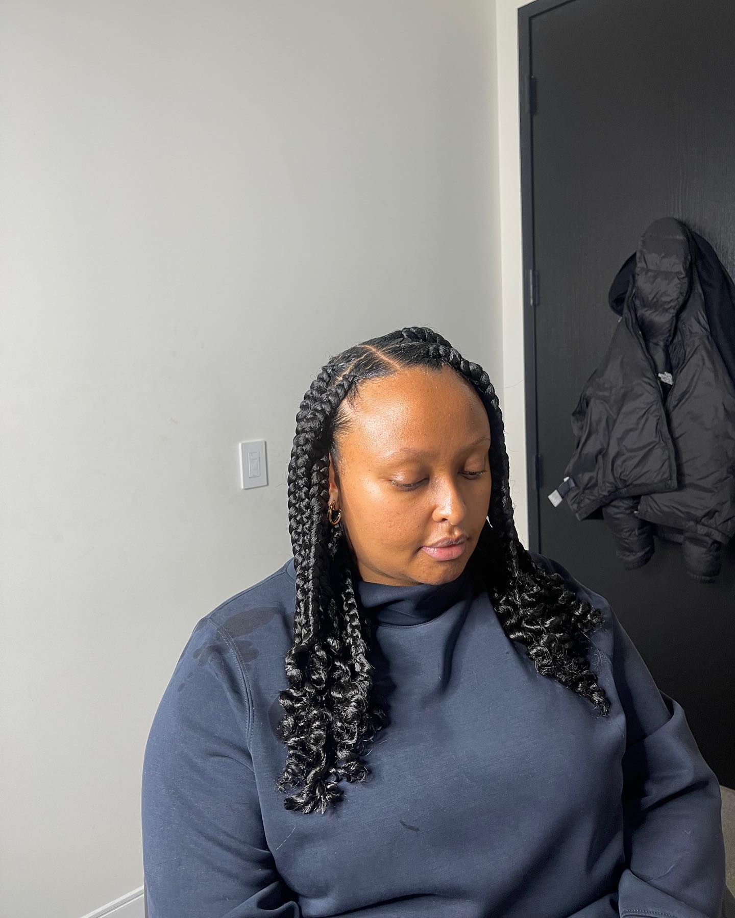 Large Mid-back Knotless Braids