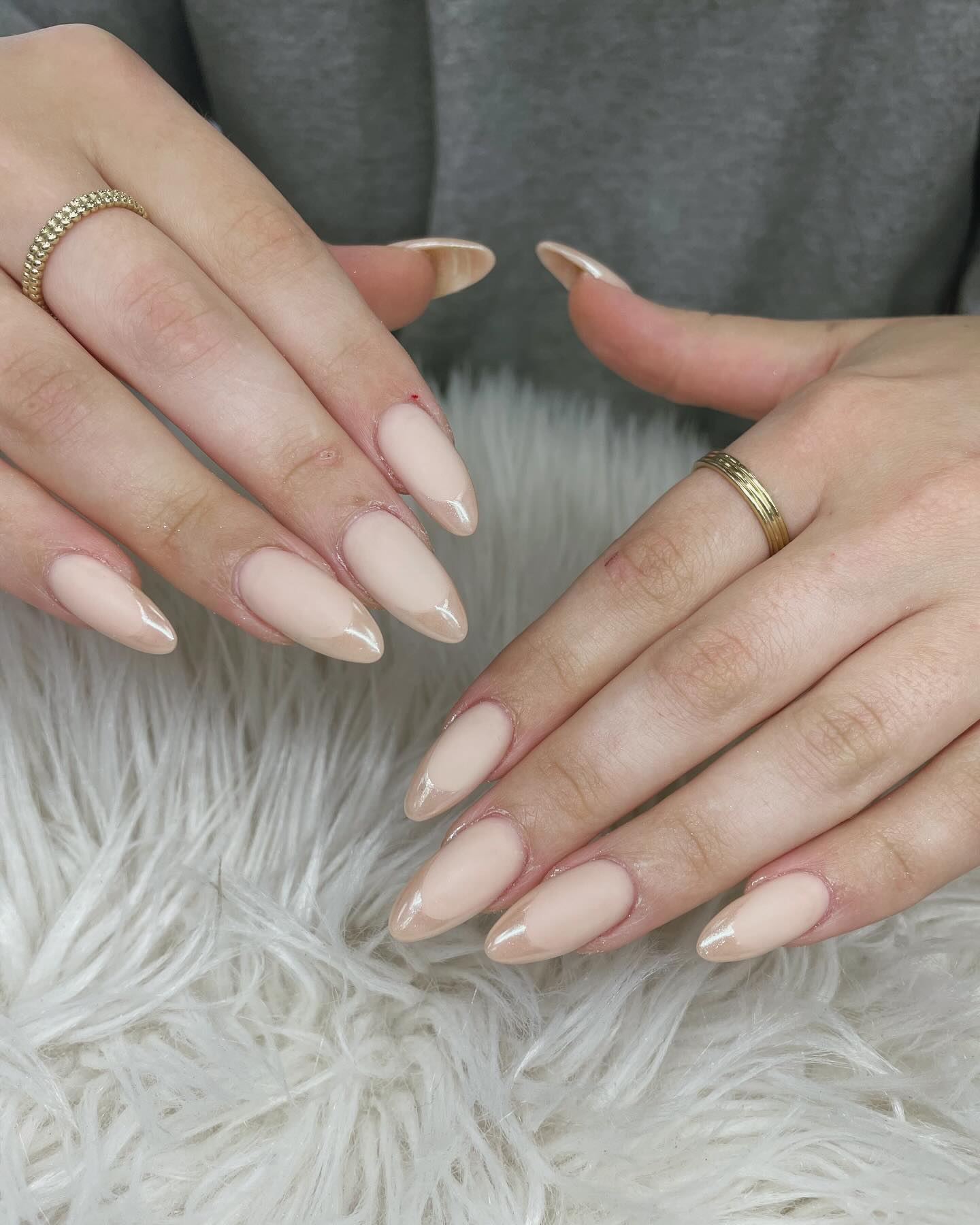 Neutral Gloss Nail Bar