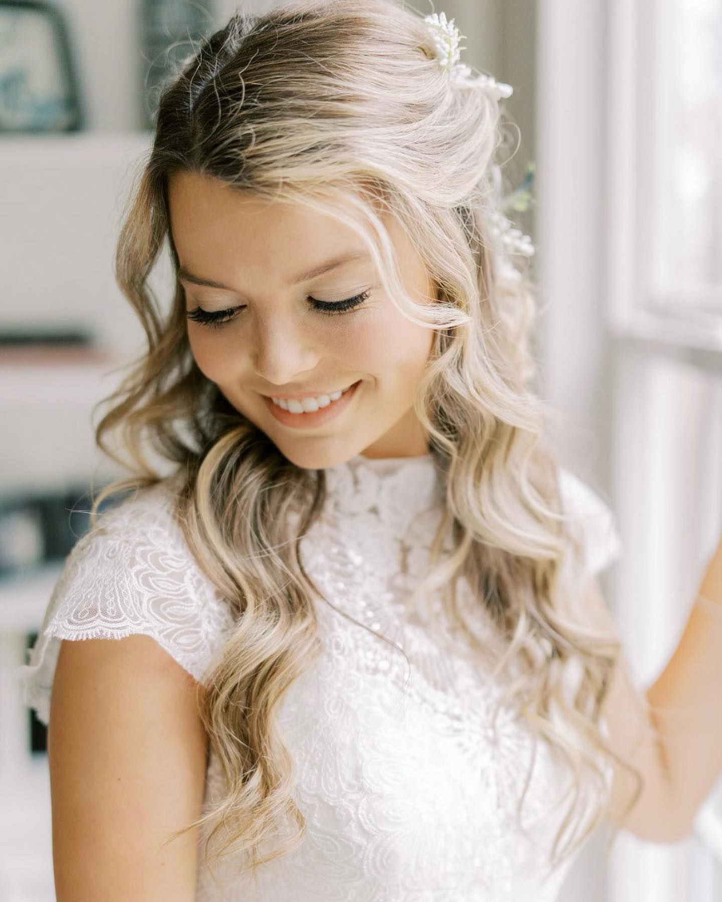 Tousled & Elegant Bridal Hairstyle