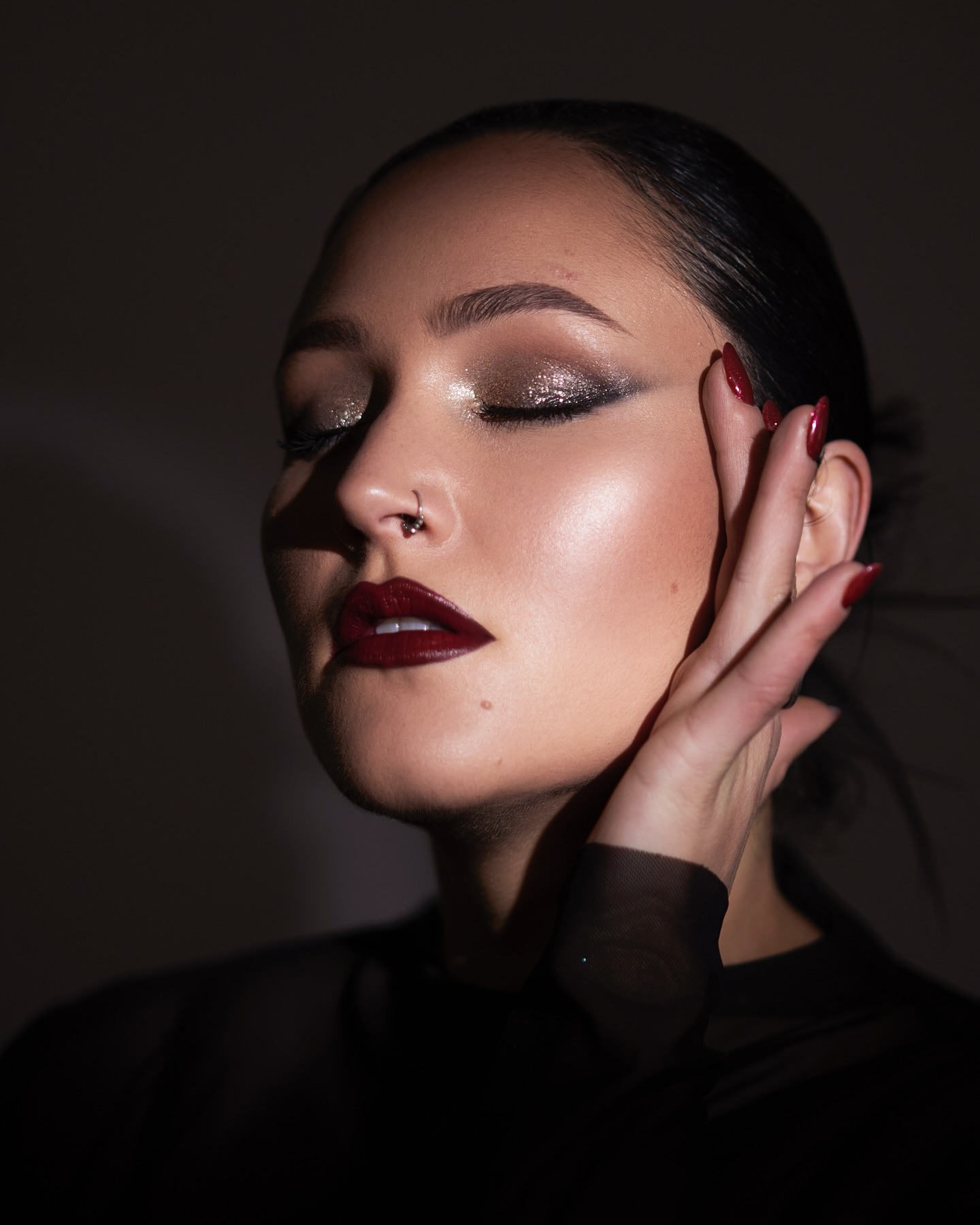 Cool Glitter Eye Makeup