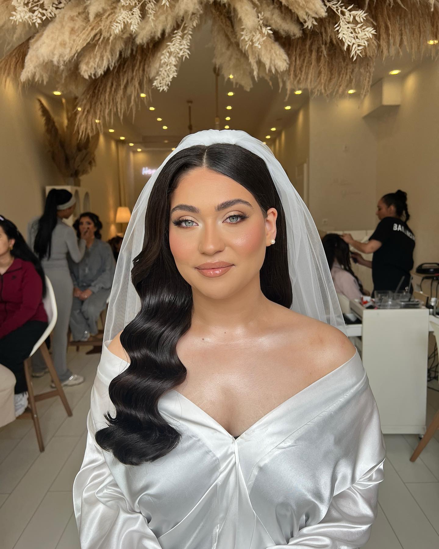 Loose Wavy Bridal Hairstyle