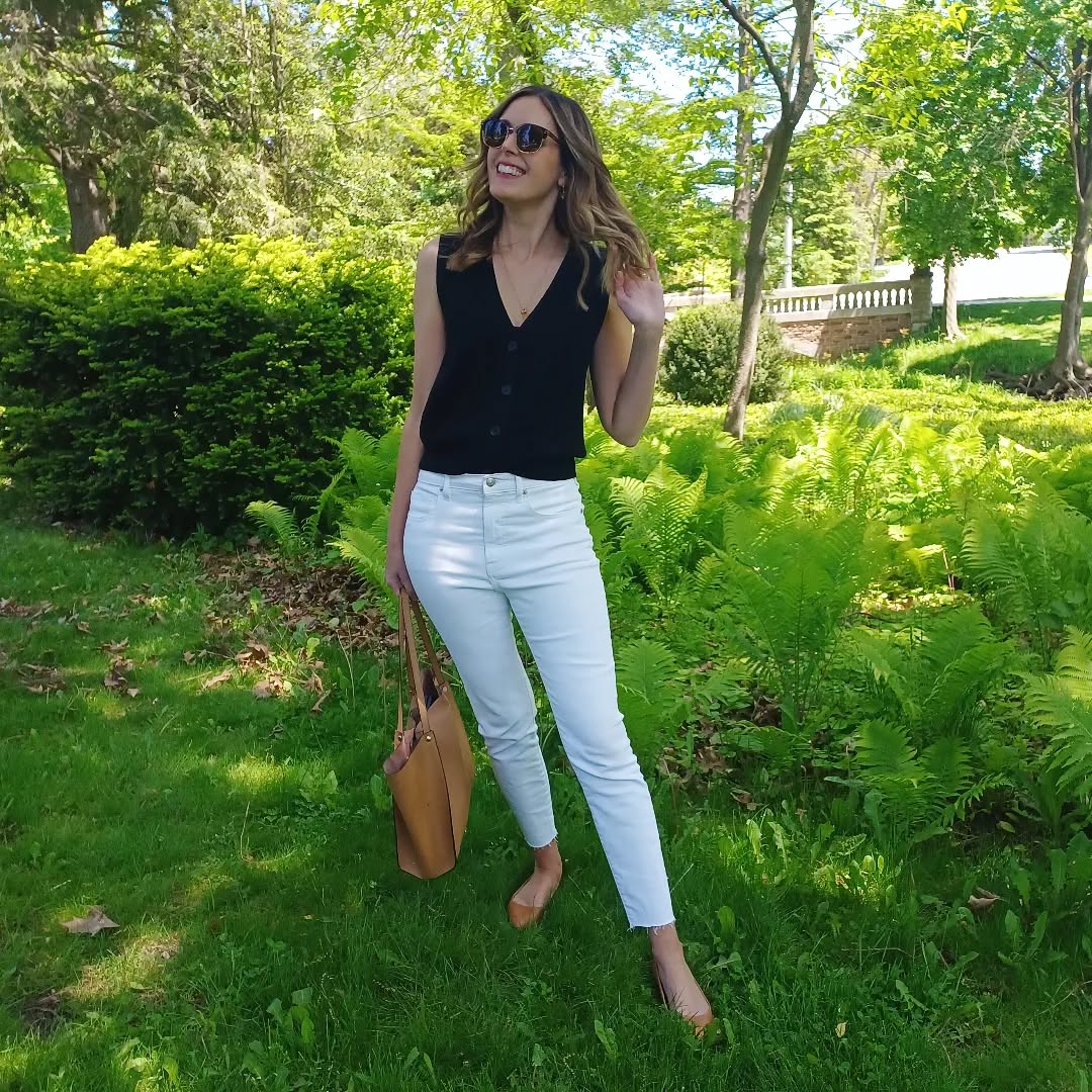 White Skinny Jeans With V-Neck Shirt