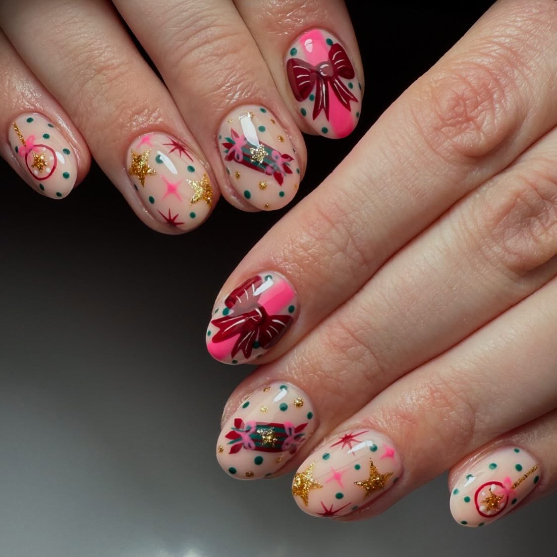 Hand-Painted Glossy Short Nails