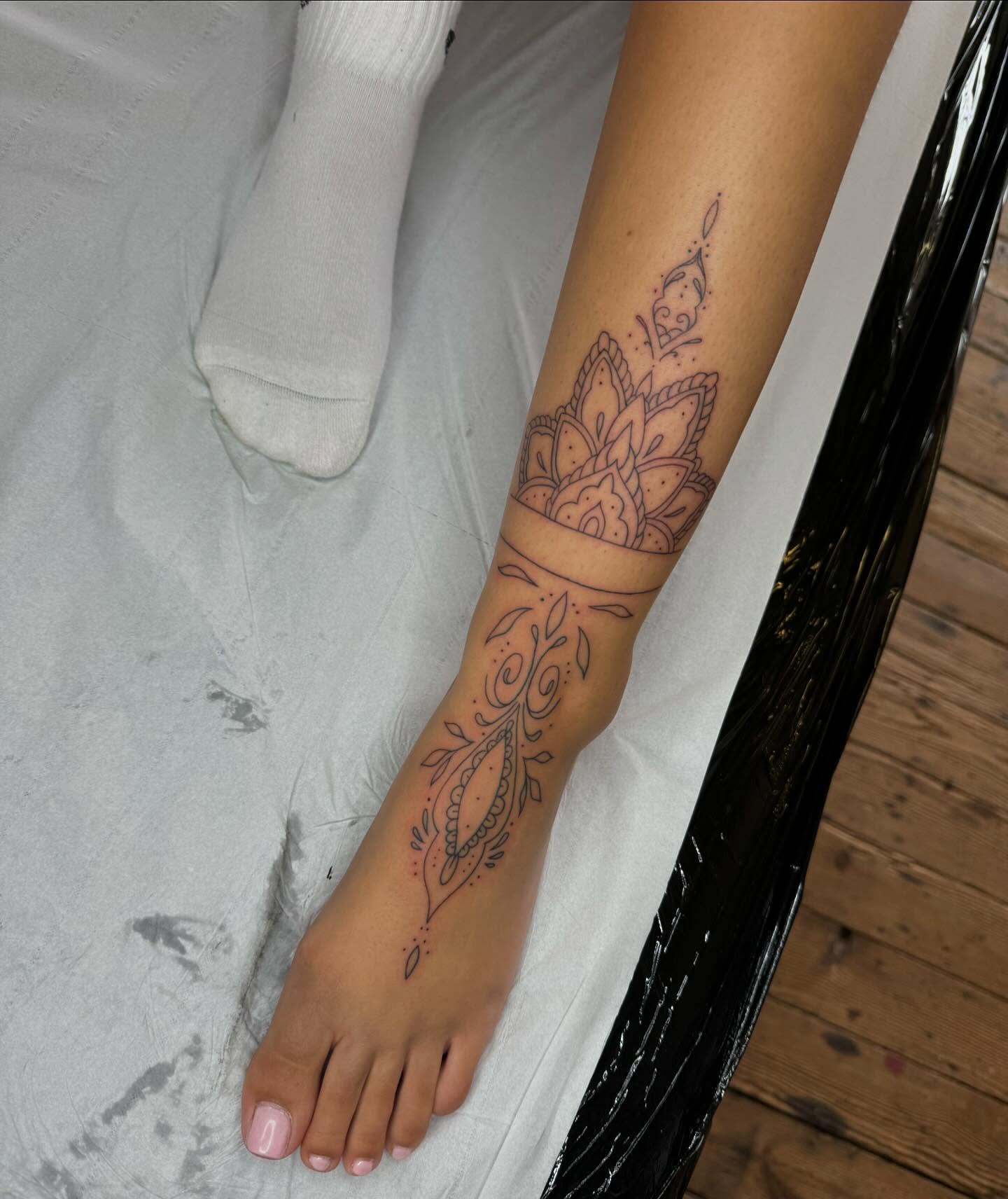 Ornamental Leg Tattoo