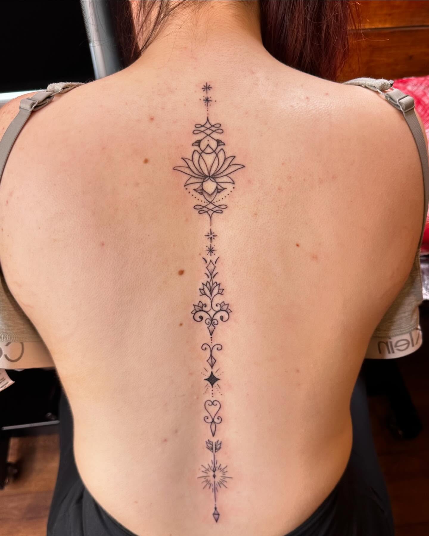 Gorgeous spine tattoo