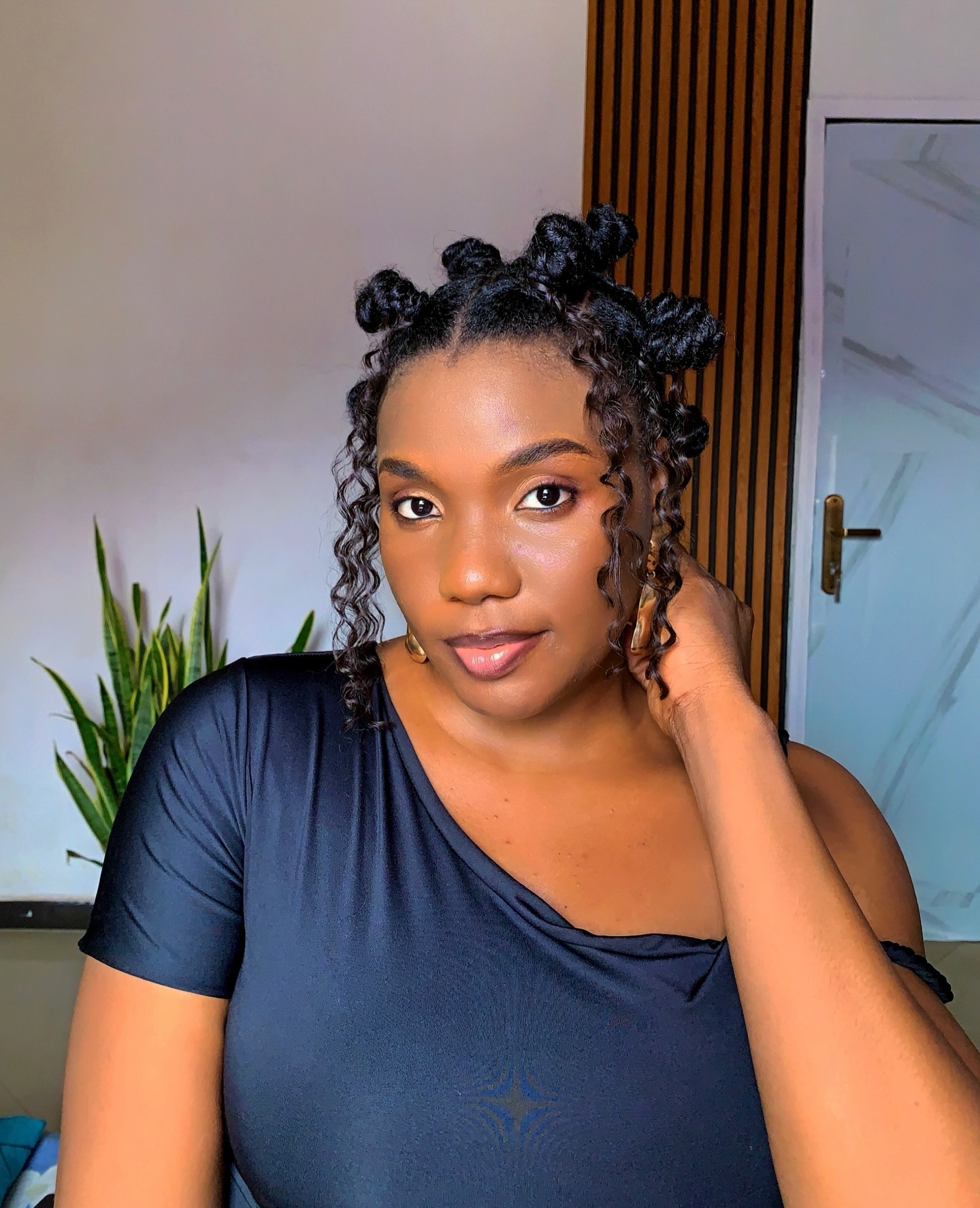 Bantu Knot with Lovely Edges