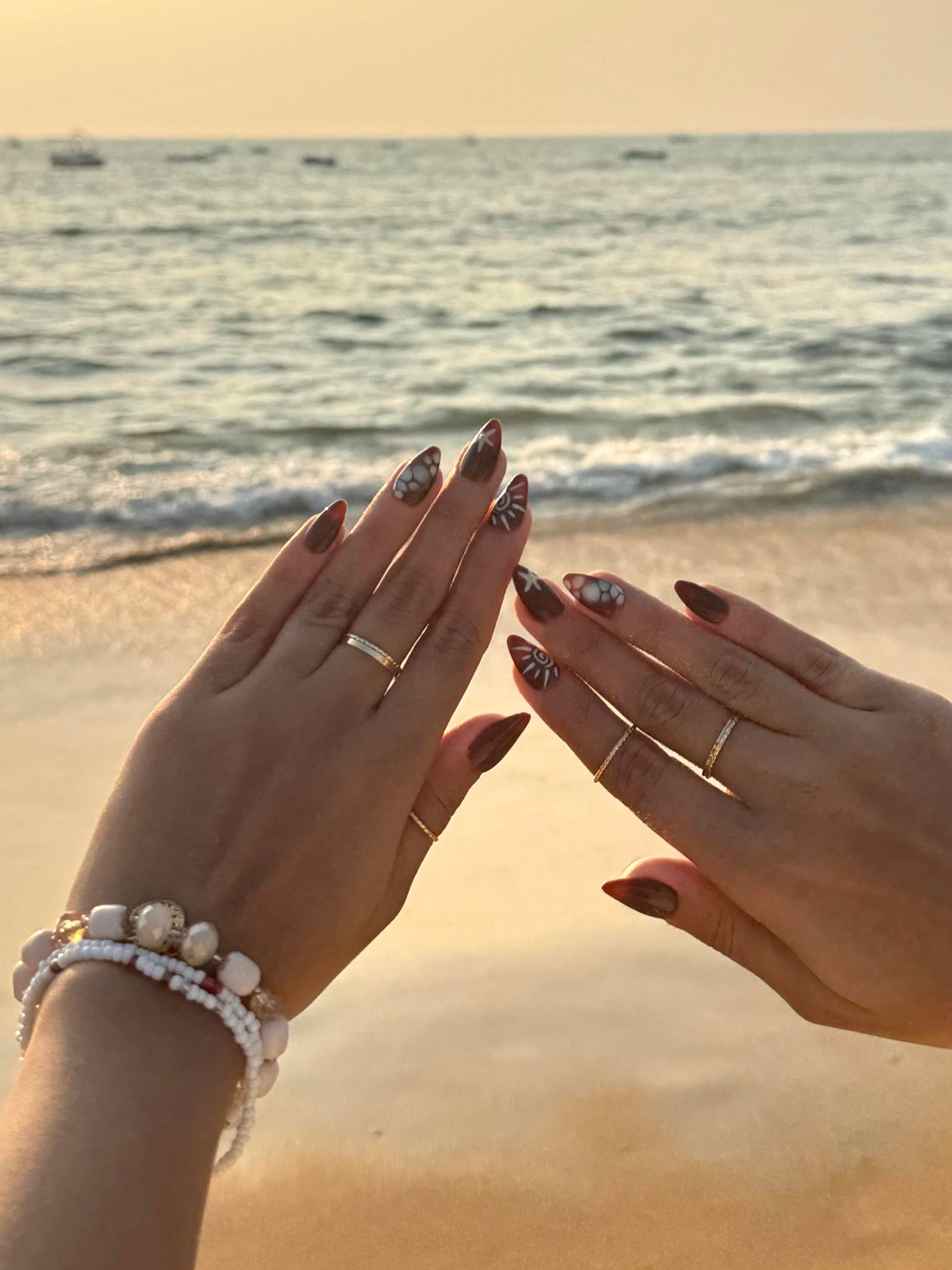 Beach-Inspired Tortoiseshell Press-On Nail Set