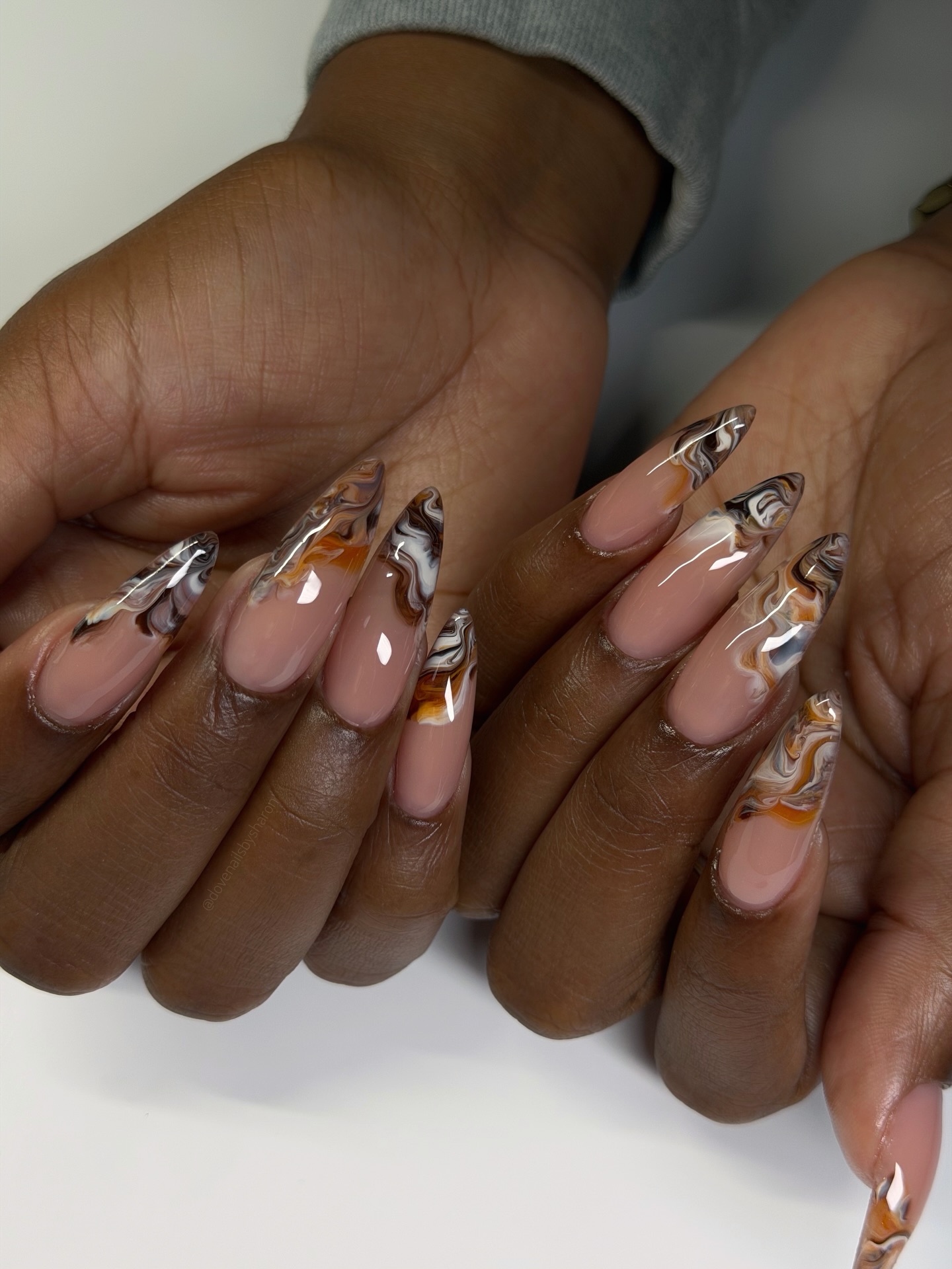 Brown Mocha Swirl Ombre Nails