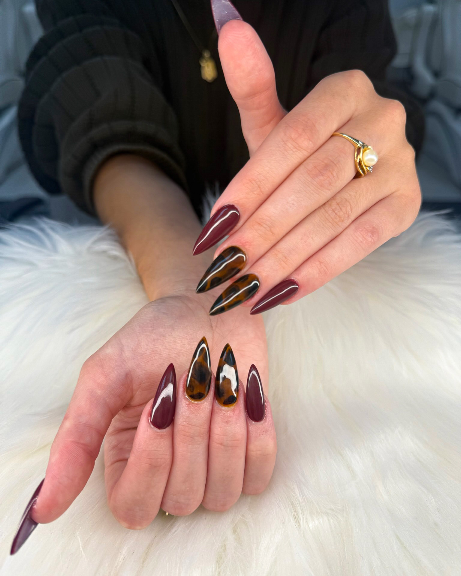 Burgundy and Brown Tortoise Shell Nails