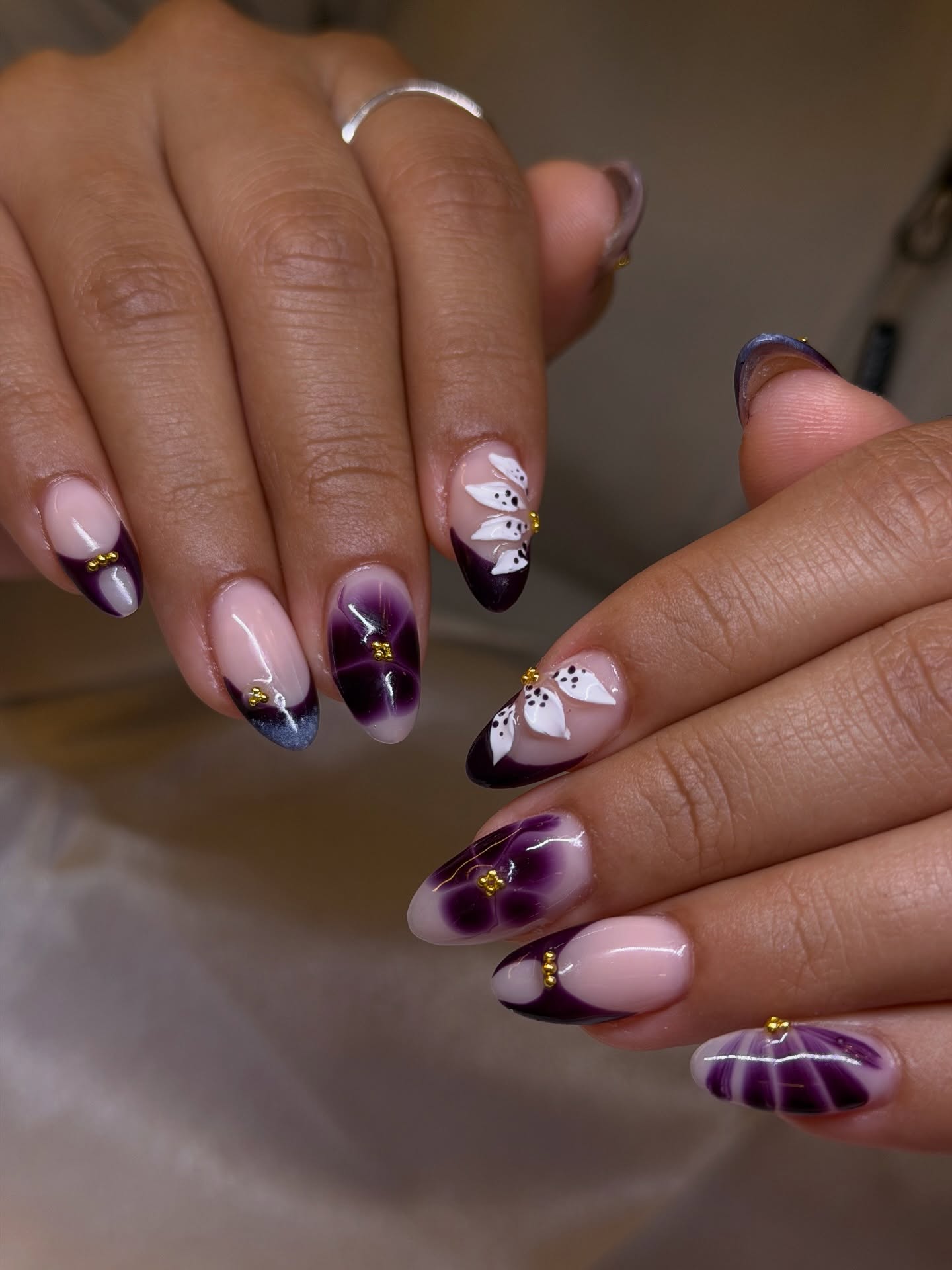 Cute Deep Purple Nail Art with Gold Accent
