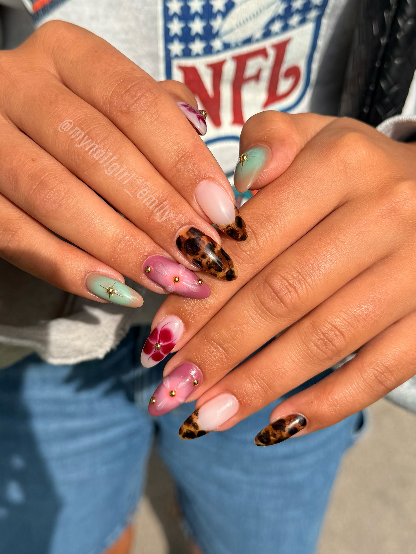 Mismatched Tortoise Shell Gel Nails