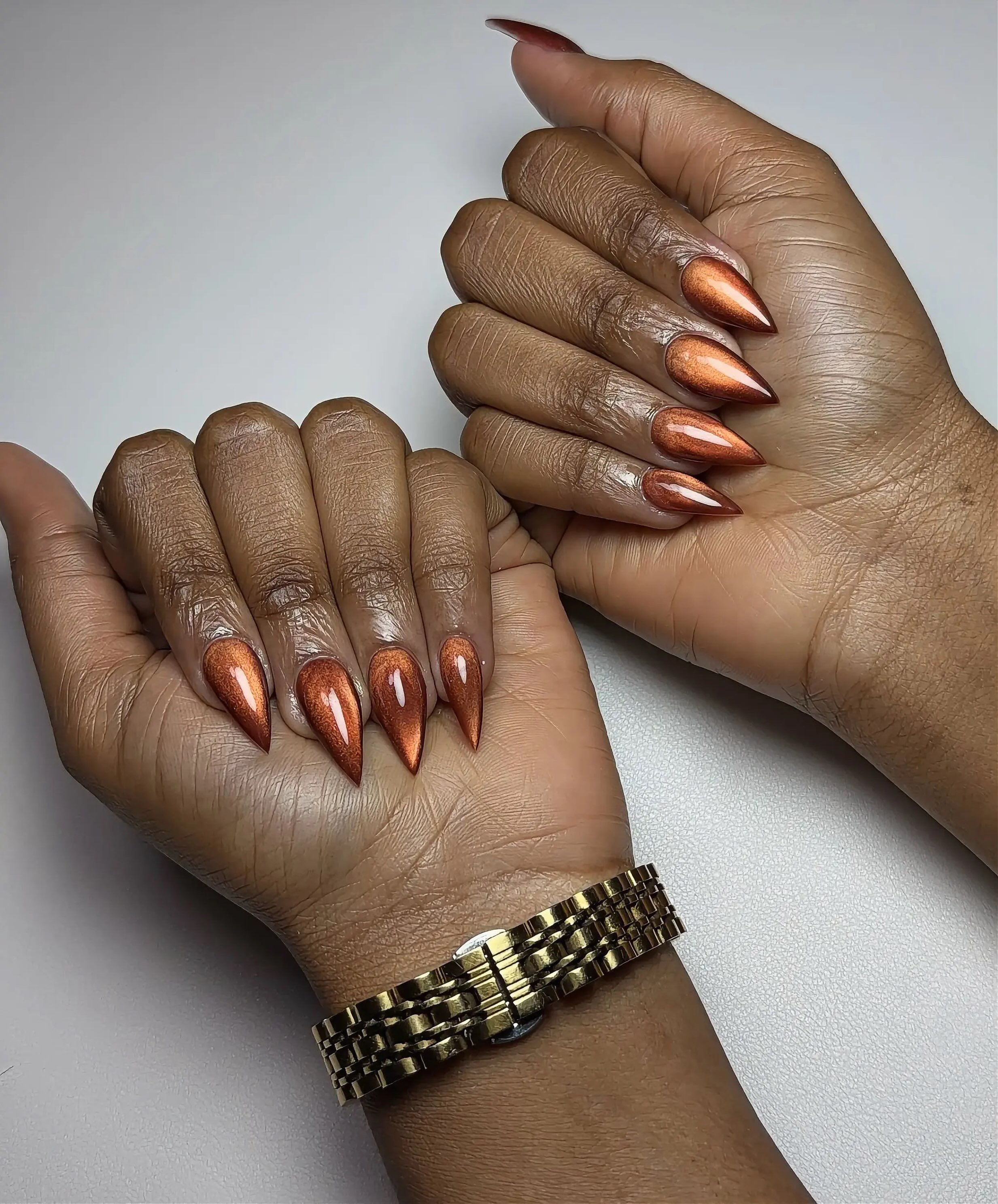 Stiletto Cat Eye Glow Nails