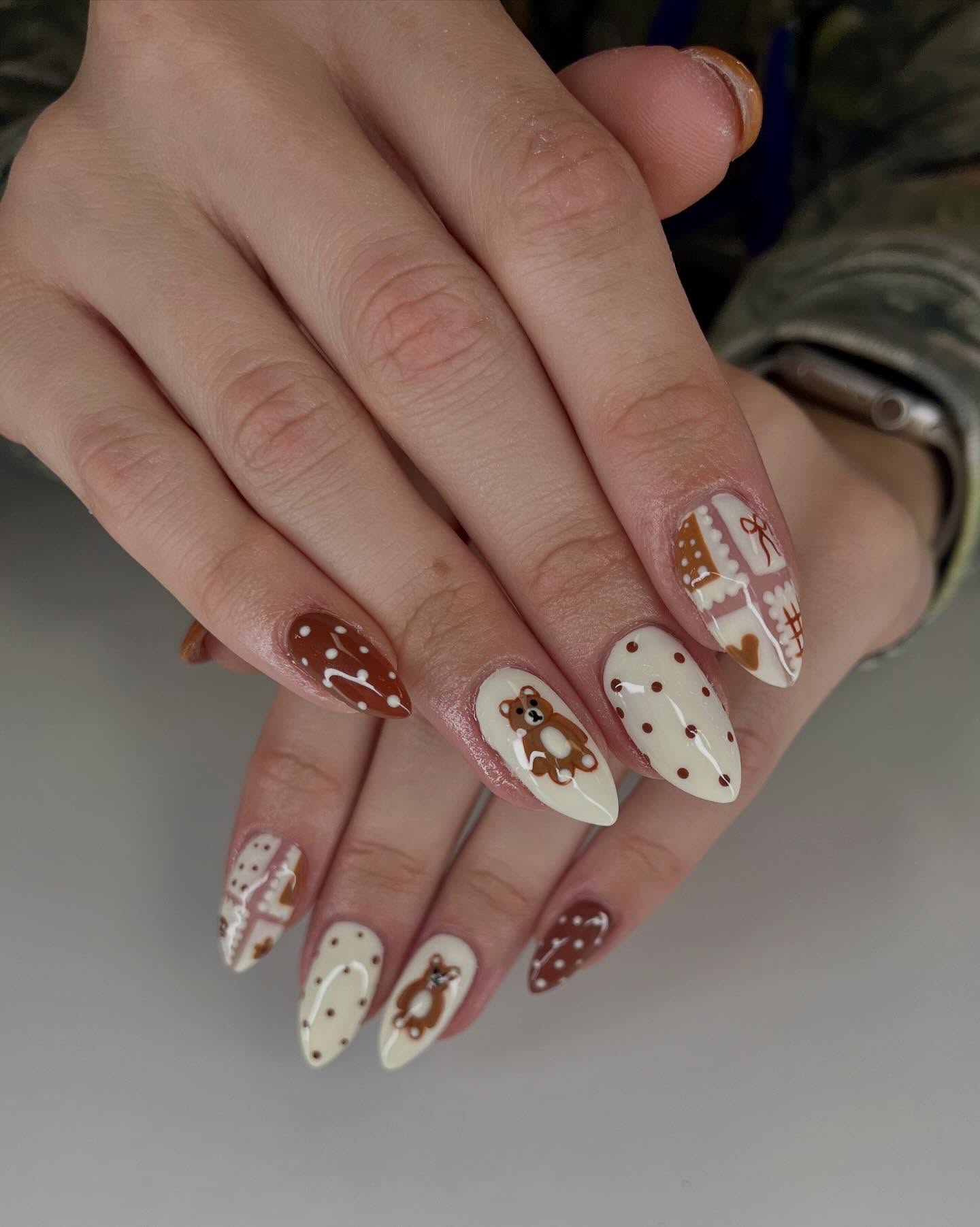 Teddy Bear Fall Nails