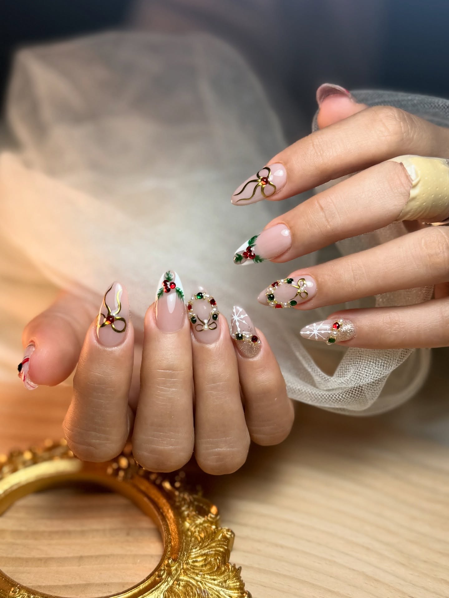 Almond Christmas-themed Set with Rhinestones