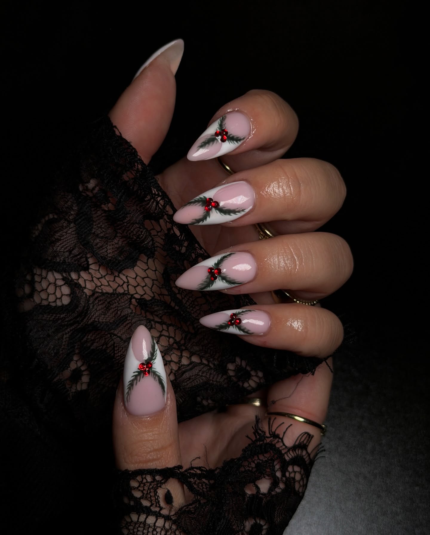 Freestyle Minimal Holiday Nails