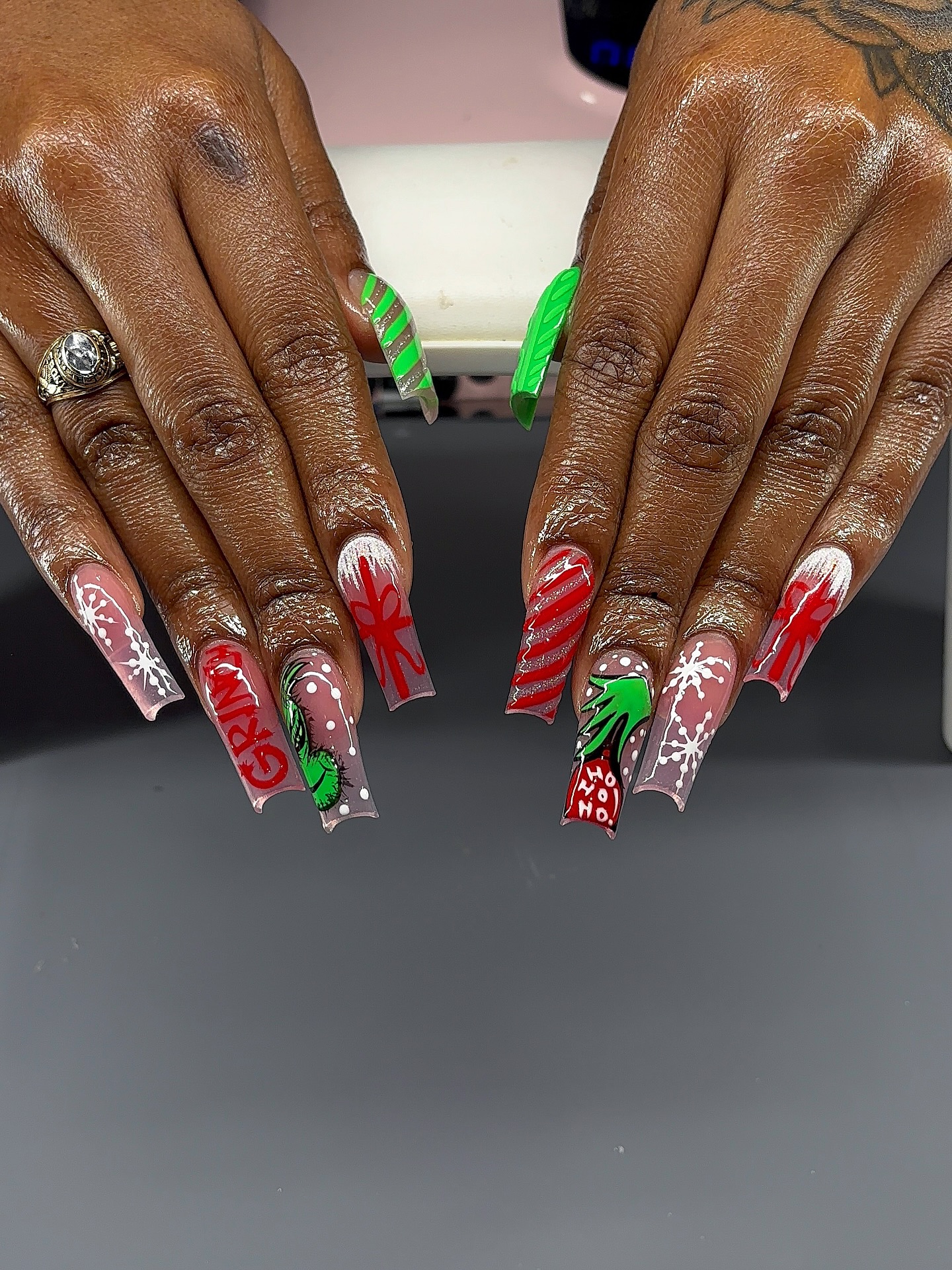 Merry Christmas Grinch Freestyle Nails