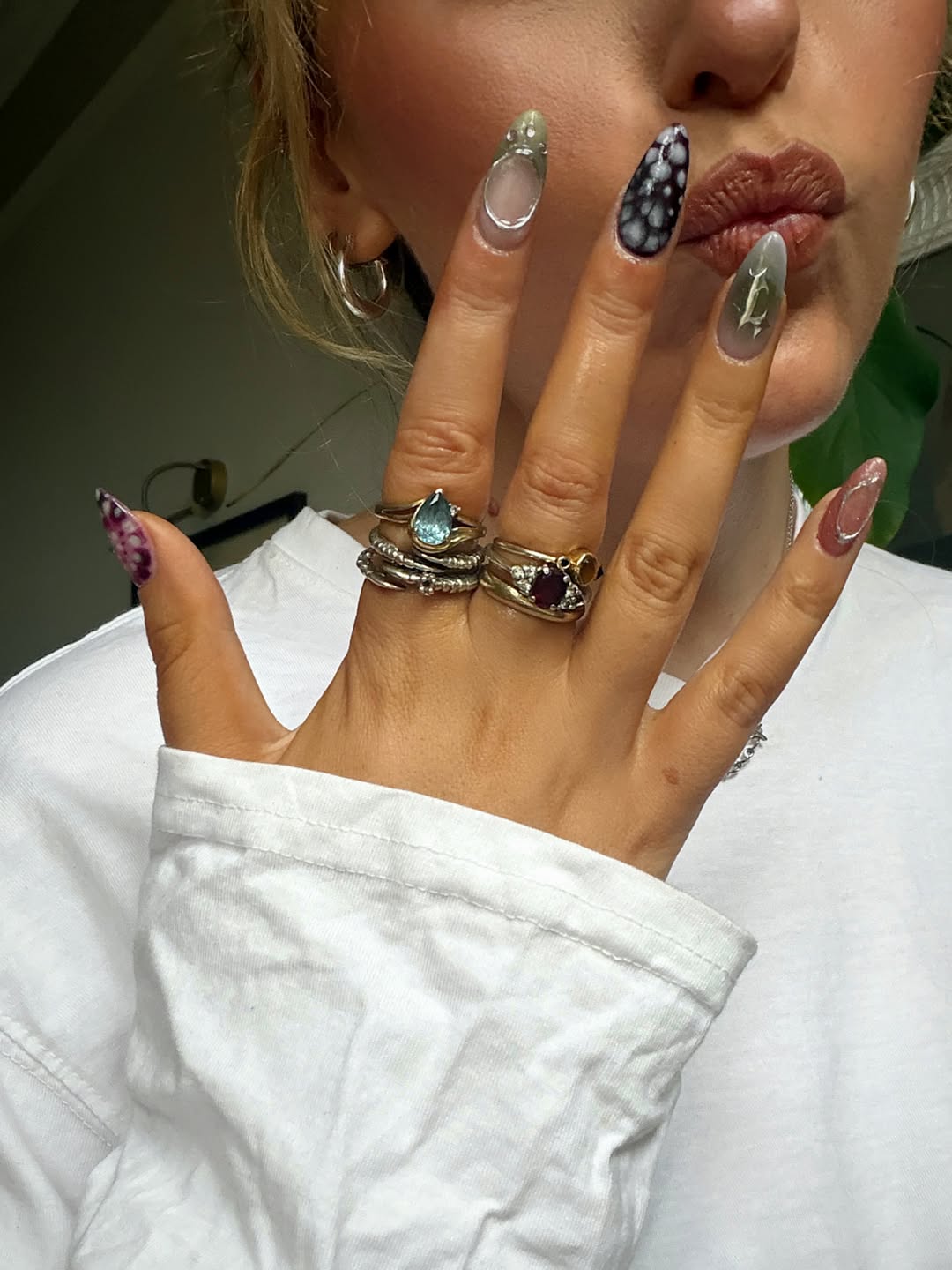Short Ditch Oval Fall Nail Art