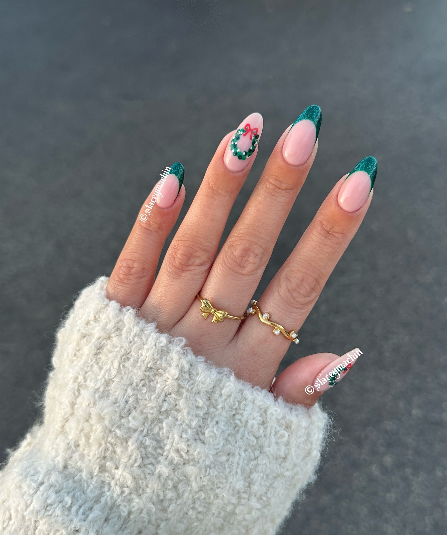 Velvet Wreath Nails