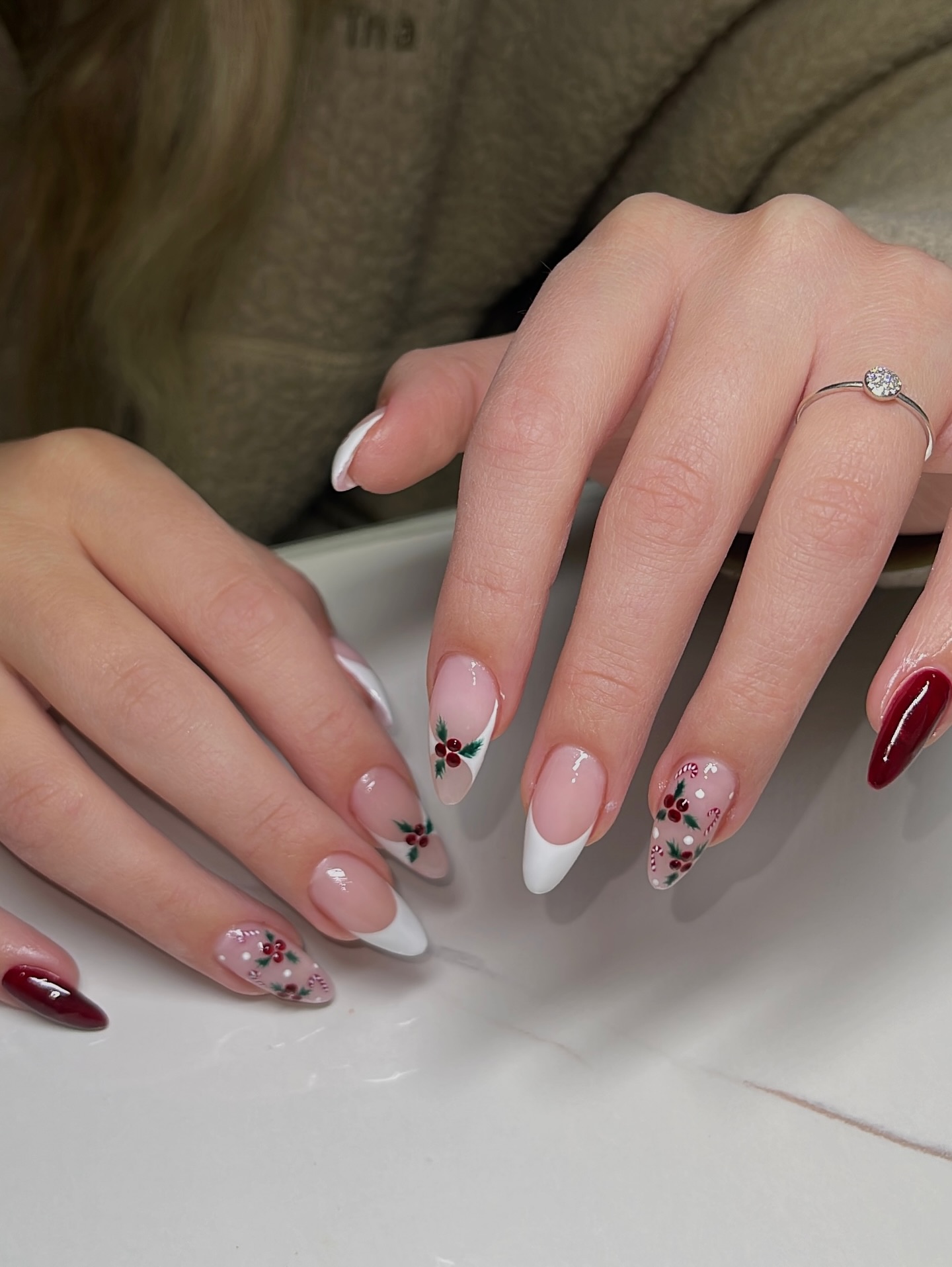 White French Tips with Bow and Garlands